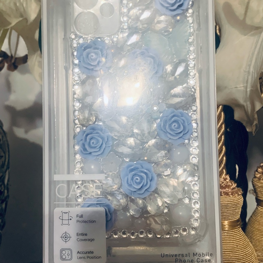 Trindy Clozet Boutique Blue and White Floral Phone Case